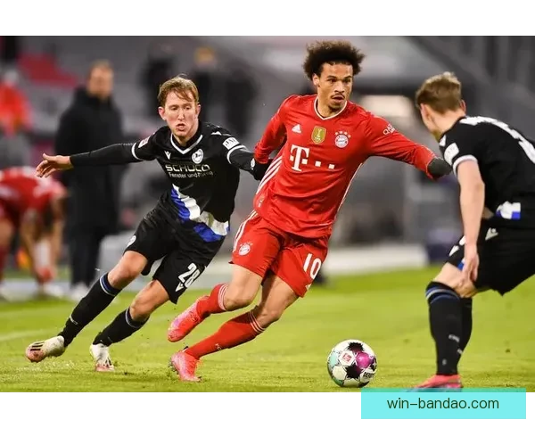 斯图加特球迷愤怒抛折叠椅事件引发多特球员受惊风波